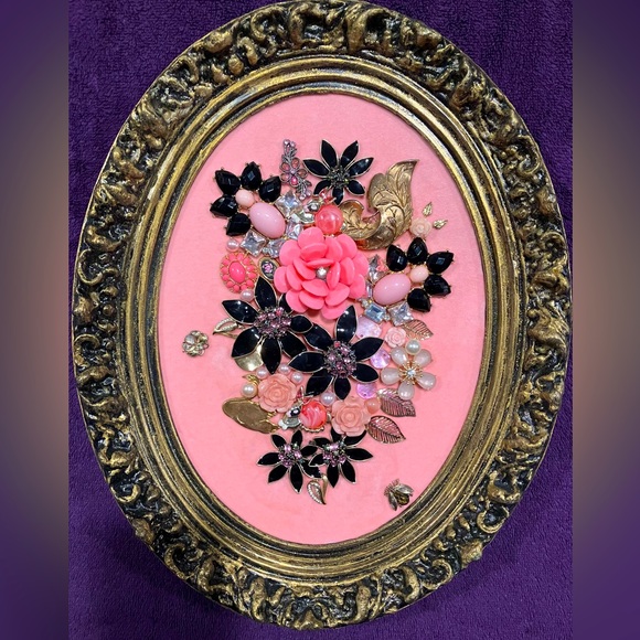 Other - ORIGINAL JEWELRY ART COLLAGE IN VINTAGE FRAME. STUNNING COLORS. UNIQUE HANDMADE